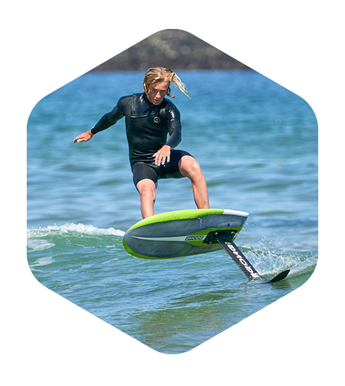 surf-foil2-490x547-activité-nautique-pareloup-wakecamp